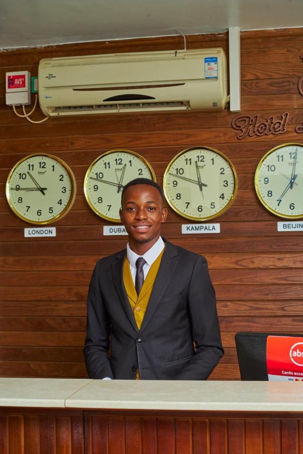 La Grande Hotel Kampala Eksteriør billede