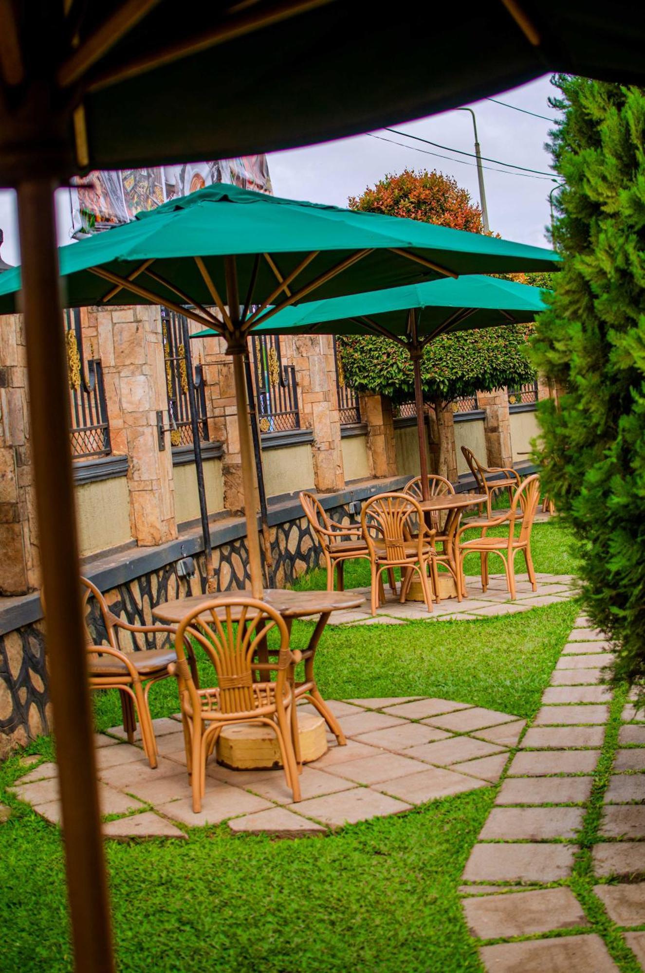 La Grande Hotel Kampala Eksteriør billede