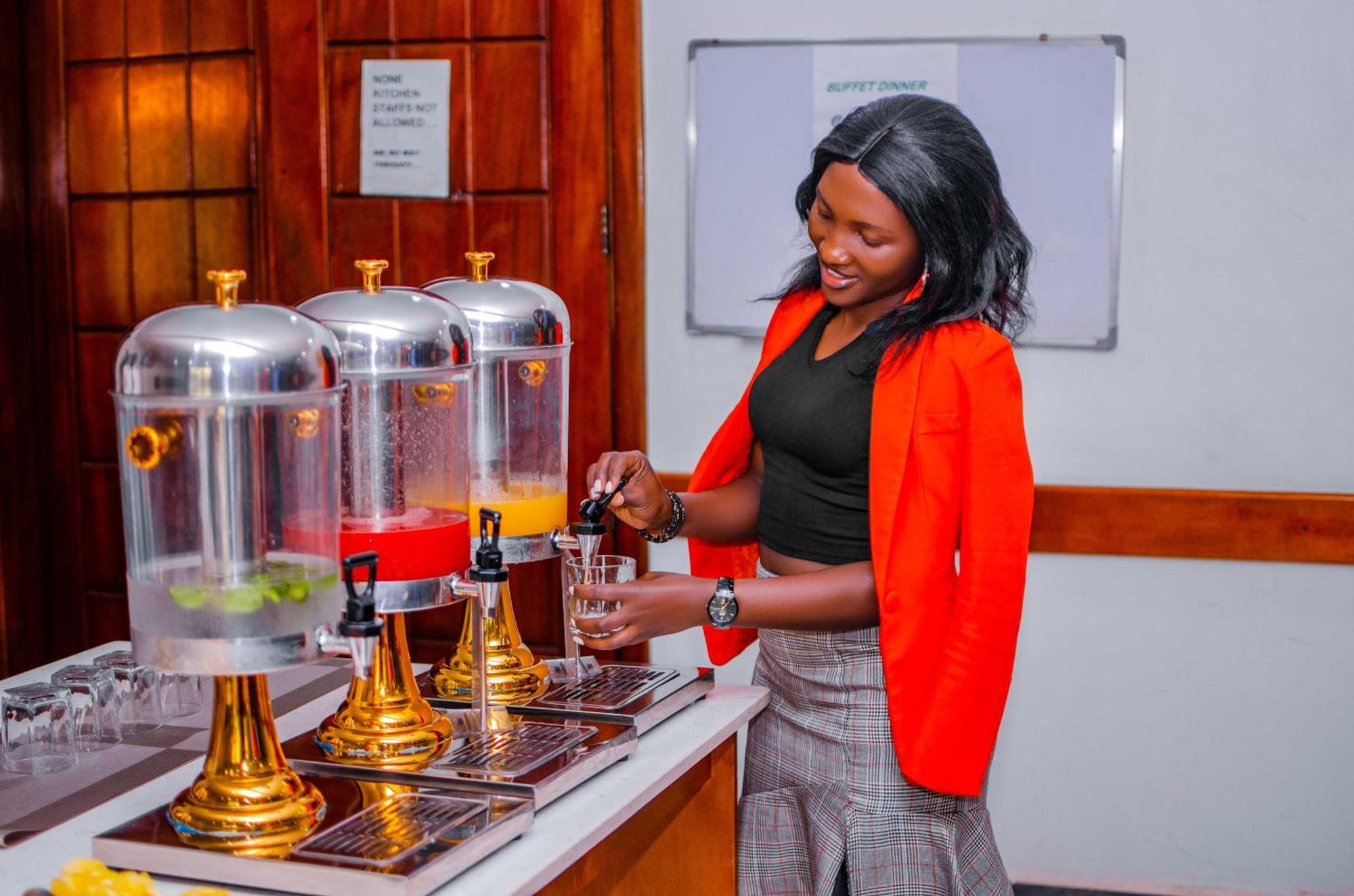 La Grande Hotel Kampala Eksteriør billede
