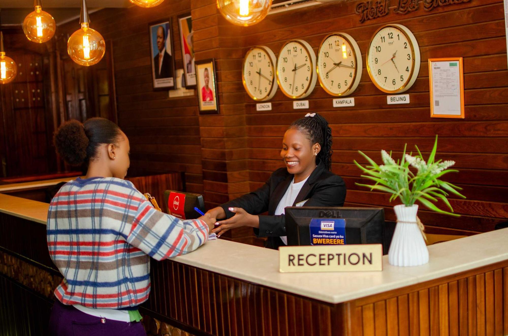 La Grande Hotel Kampala Eksteriør billede