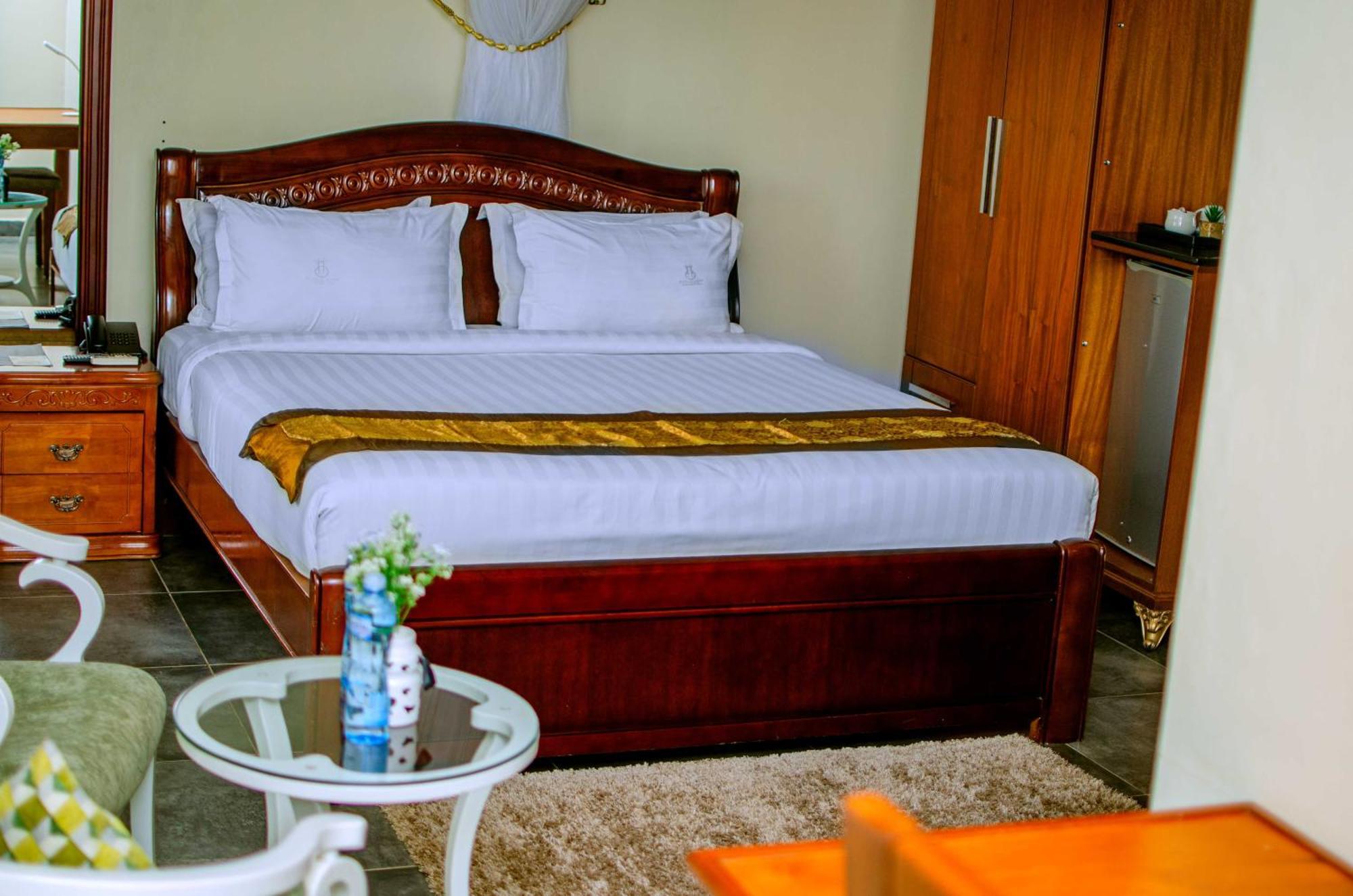La Grande Hotel Kampala Eksteriør billede
